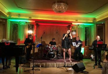 Concerto Julia Elle con la band Key Teachers